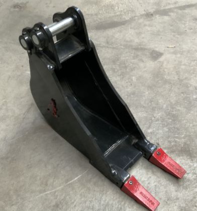 Picture of TRENCHING BUCKET with Teeth  1.7T-GP-200