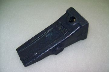 Picture of BUCKET TOOTH T/S SKID STEER LOADER FLAT BOTTOM AKE01-B